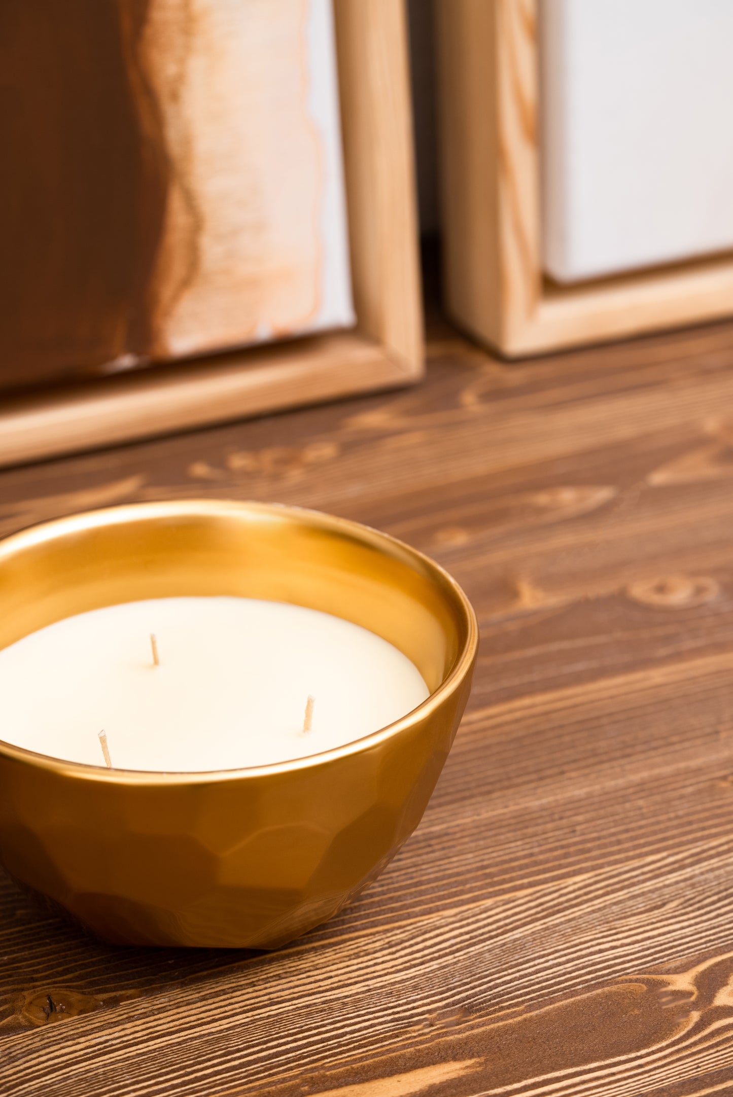 TOI GOLD LUXURY CANDLE - SPICY WOODY