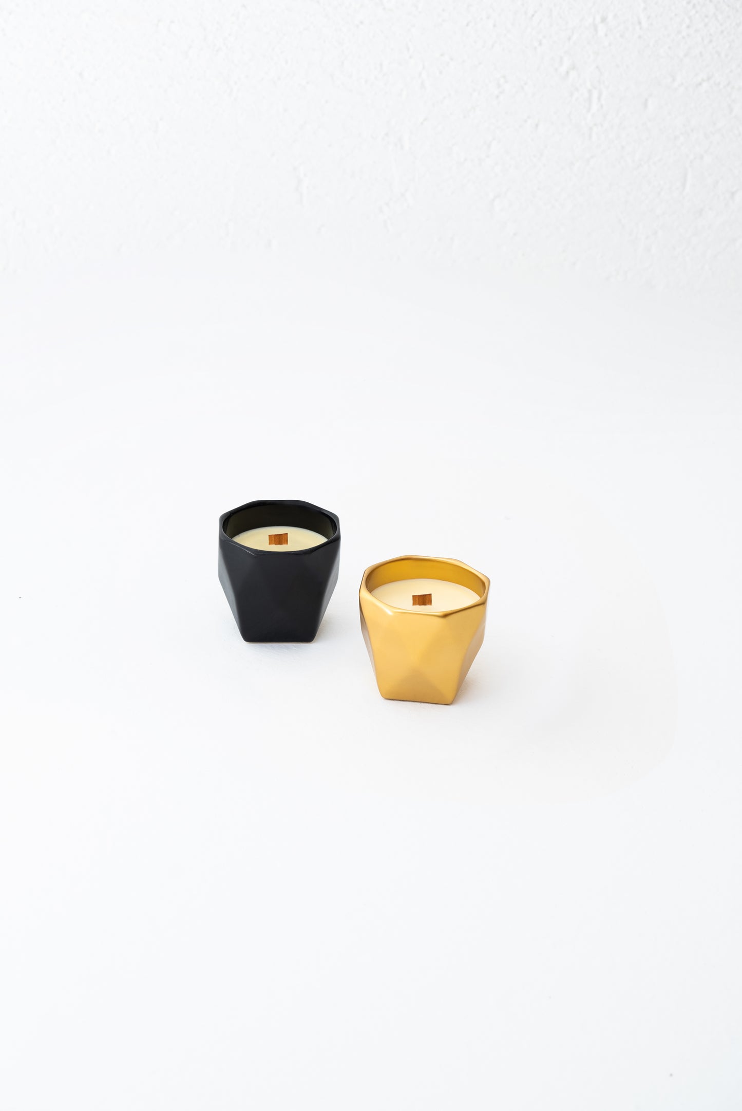 SET 2: MOI GOLD LUXURY CANDLE - FLORAL & MOI BLACK LUXURY CANDLE - SPICY WOODY