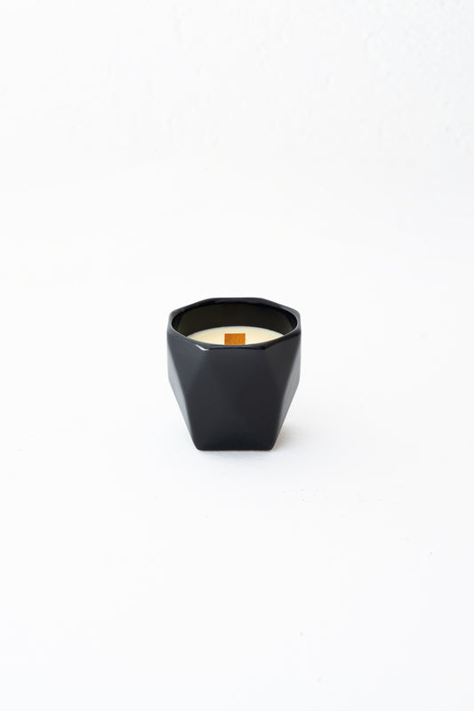 MOI BLACK LUXURY CANDLE - SPICY WOODY