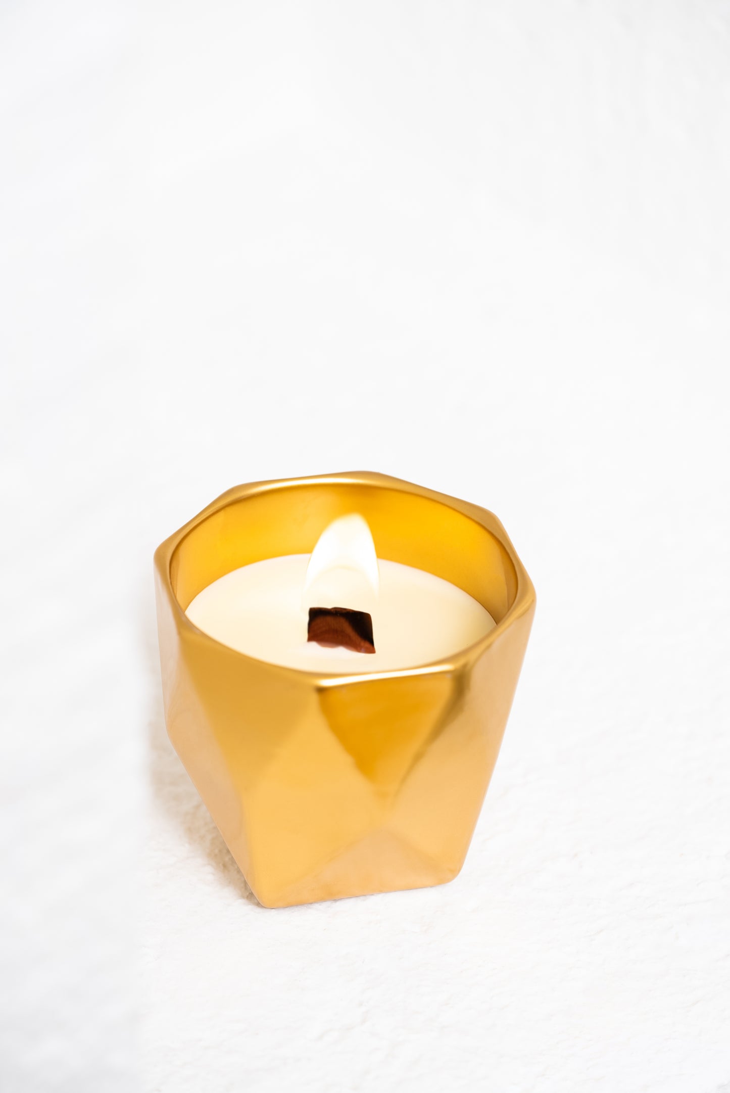 MOI GOLD LUXURY CANDLE - SPICY WOODY